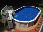 Kit de plataforma de resina Vinylworks de 5' x 13,5' para piscina elevada, con escaleras - Imagen 2